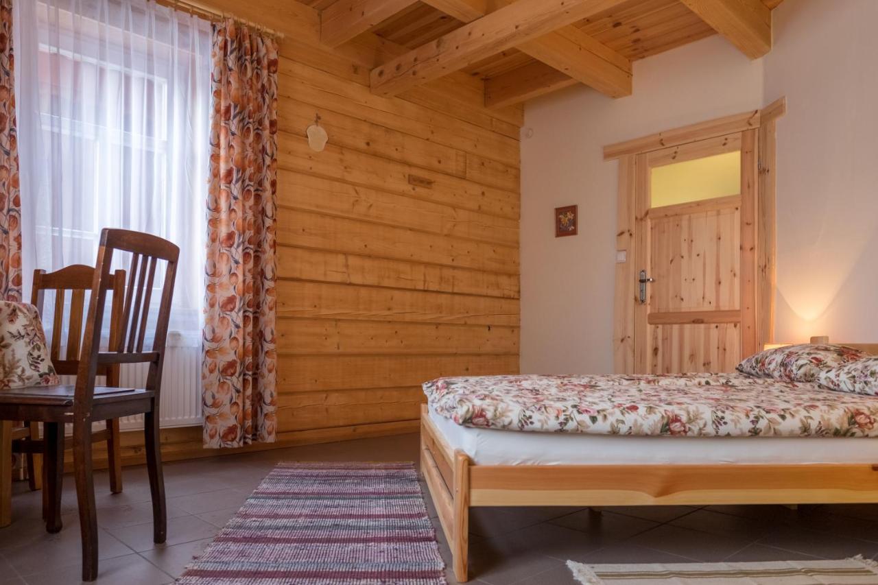 Miodowa Kolonia Bed & Breakfast Białowieża Екстериор снимка