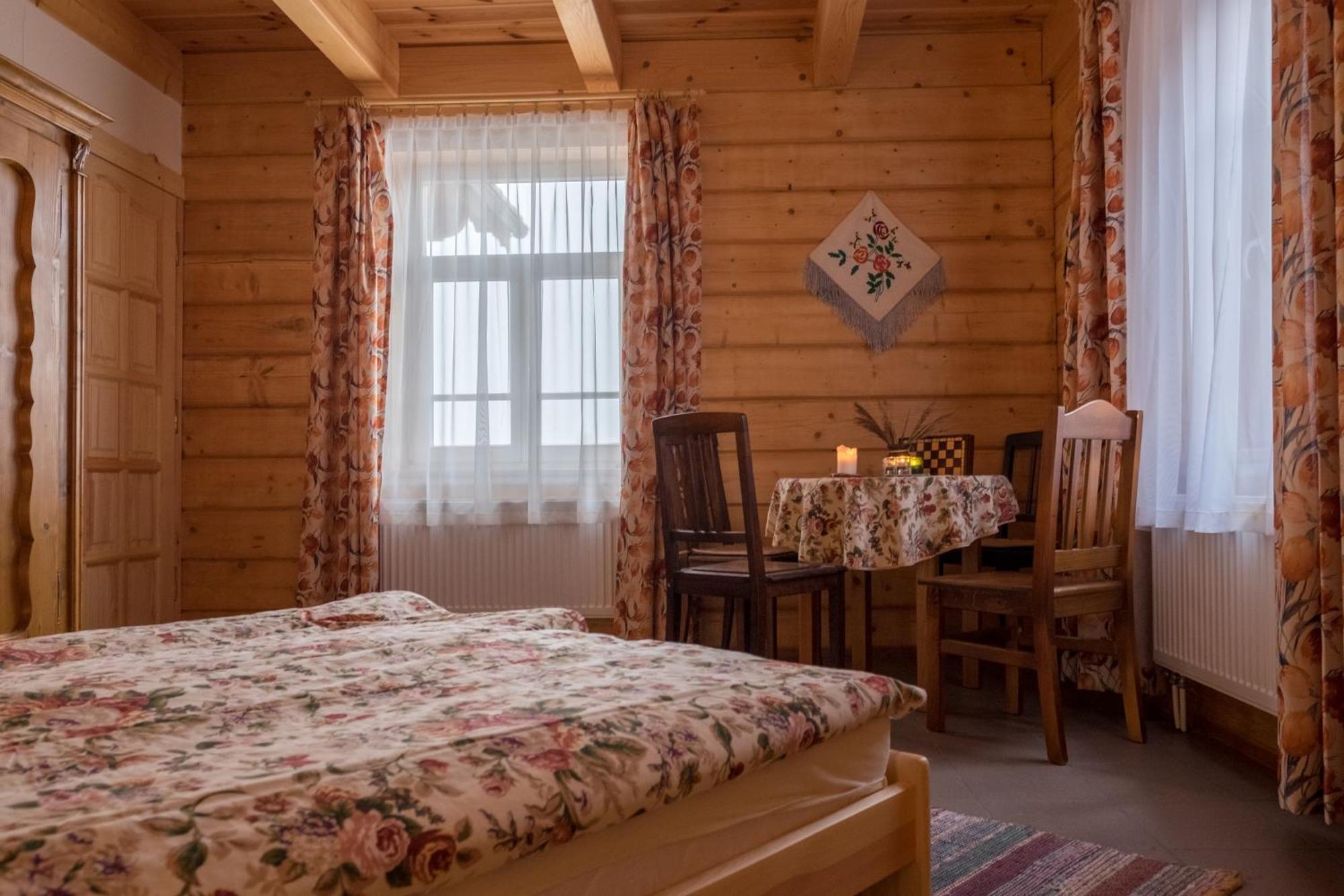 Miodowa Kolonia Bed & Breakfast Białowieża Екстериор снимка