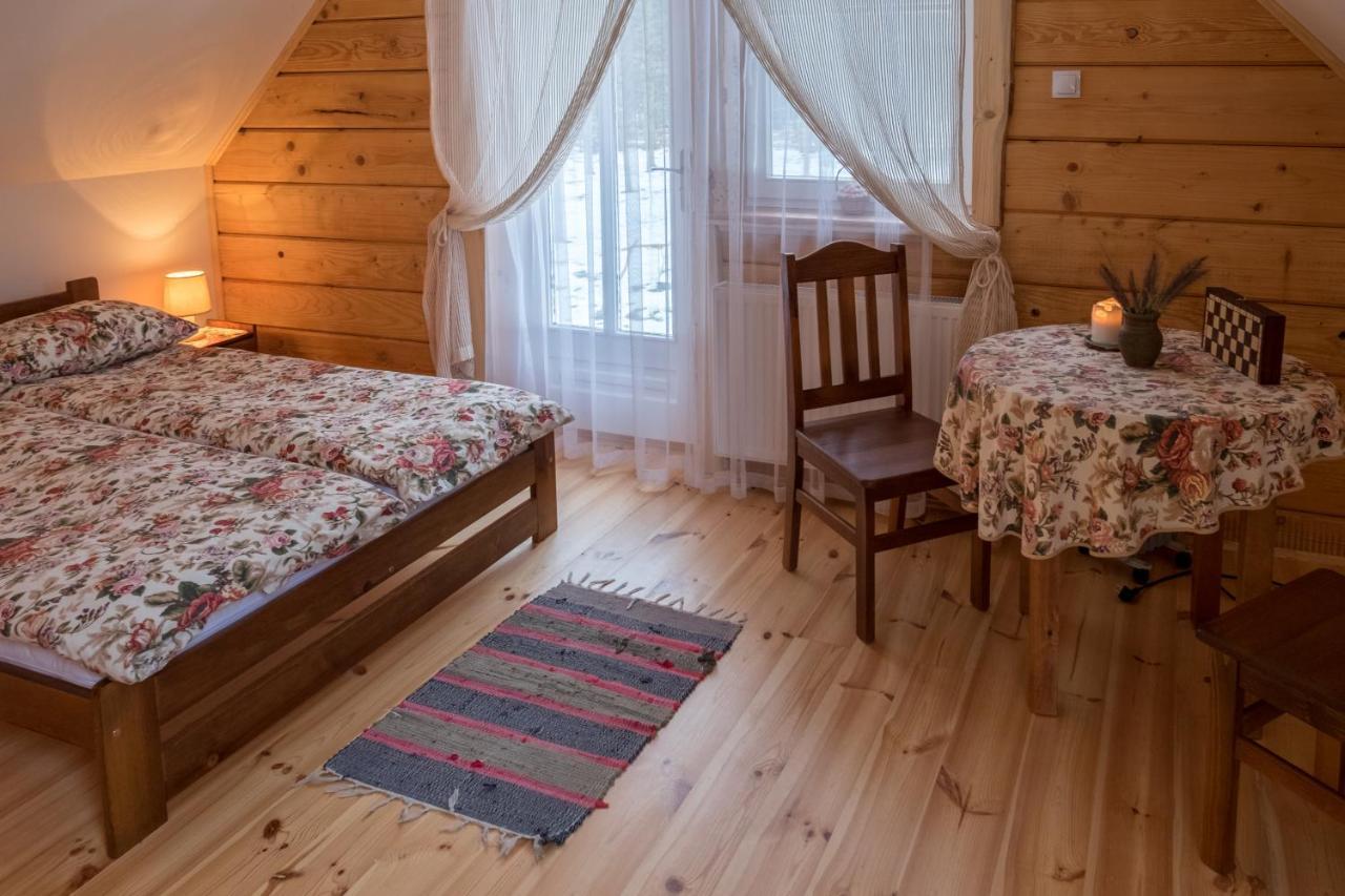 Miodowa Kolonia Bed & Breakfast Białowieża Екстериор снимка